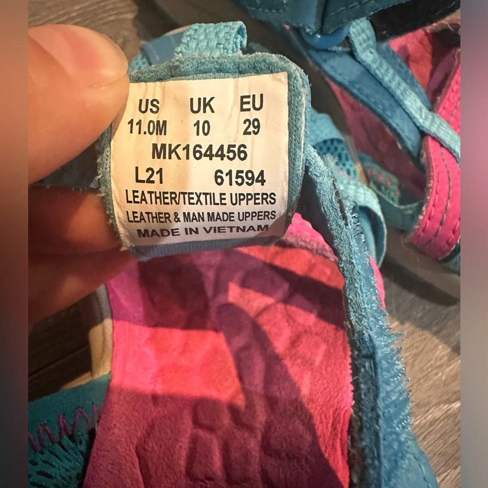 Like new Merrell hydro lily sandal toddler/child  size 11